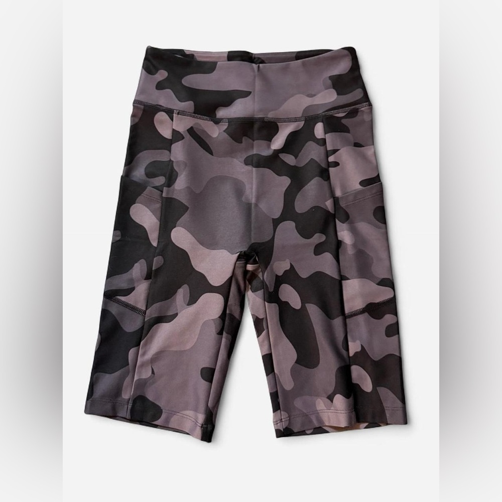 G by Giuliana Black and Gray Camouflage Shorts